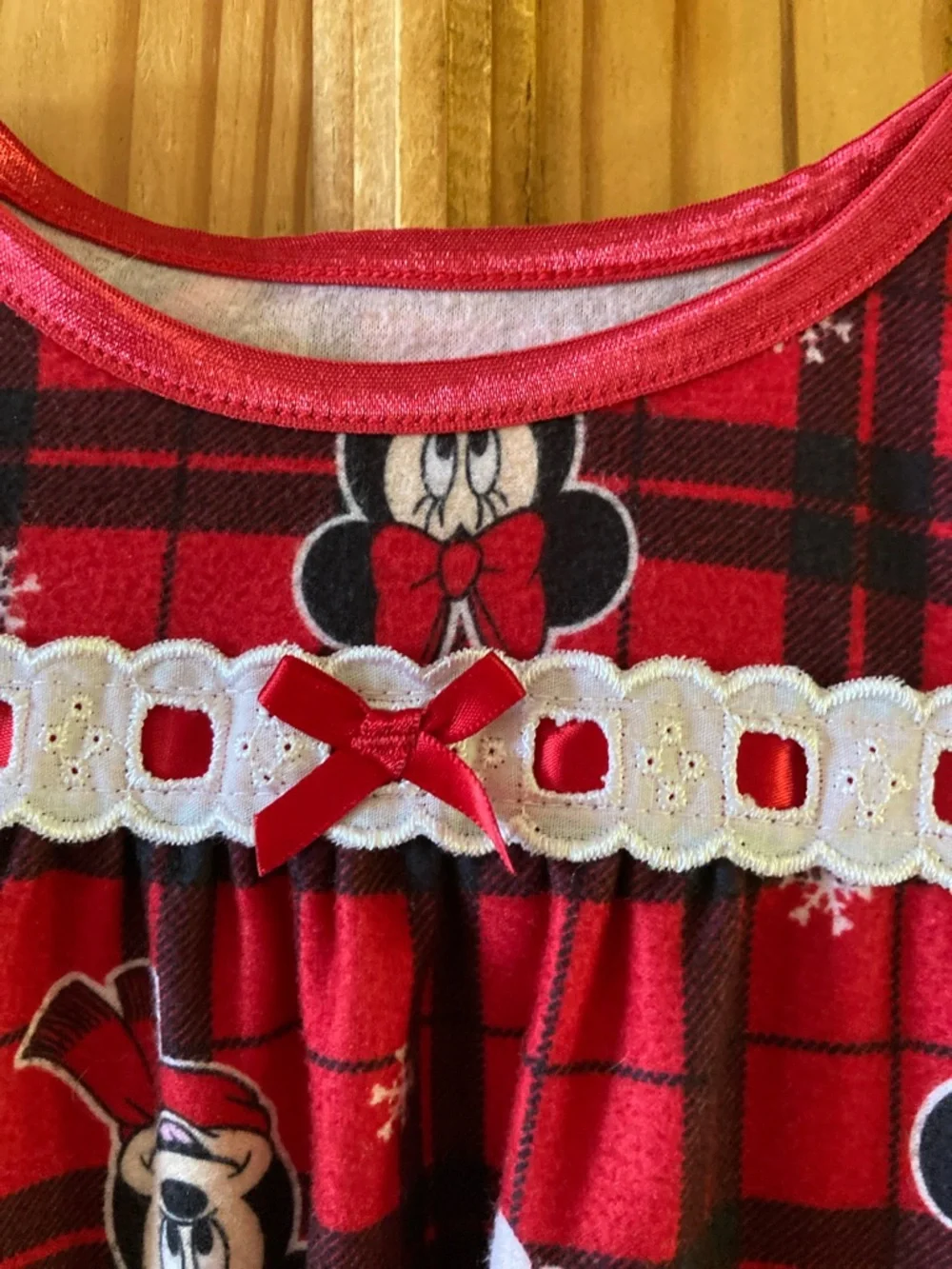 Girls Disney Minnie Mouse red black plaid long sleeve nightgown size 5T - Picture 2 of 6